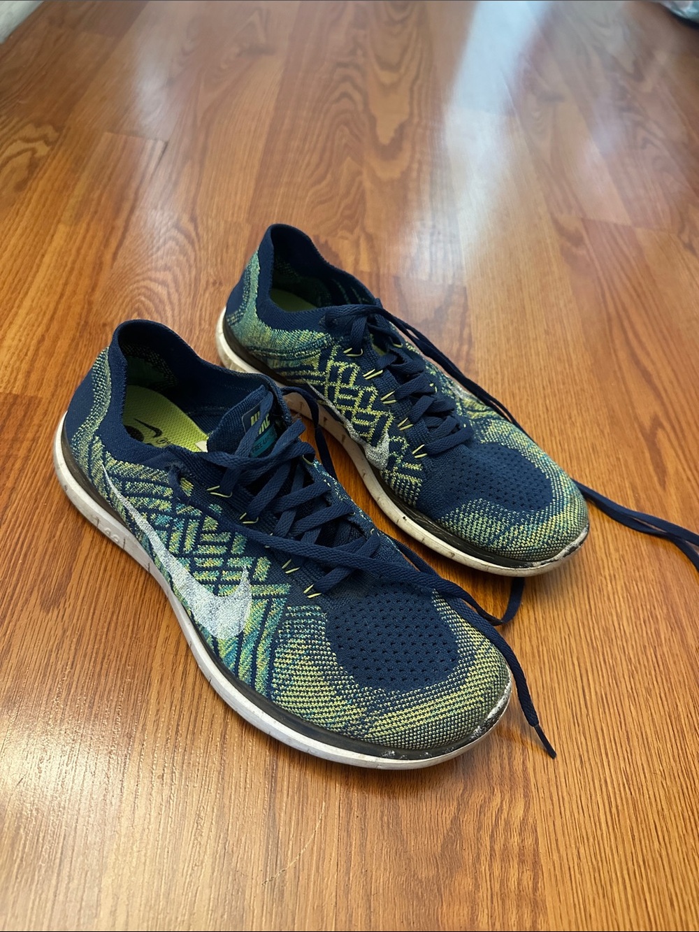 Nike Free 4.0 Flyknit Trainers in Navy and Lime Green